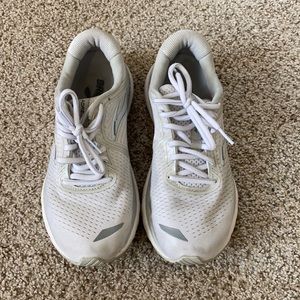 White Brooks Adrenaline 20 size 7.5